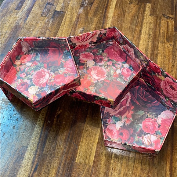 Vintage 3 Tier Roses Box - Picture 4 of 8